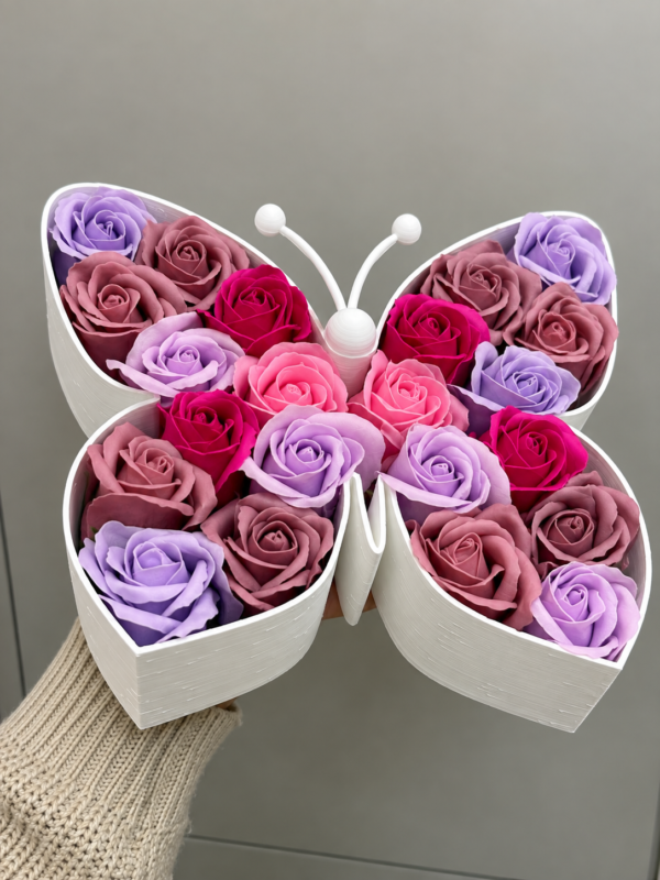 🌸 Motyl z róż mydlanych – wyjątkowy prezent na 18. urodziny 🦋 Personalizacja 20,30,40,50,60,70,80