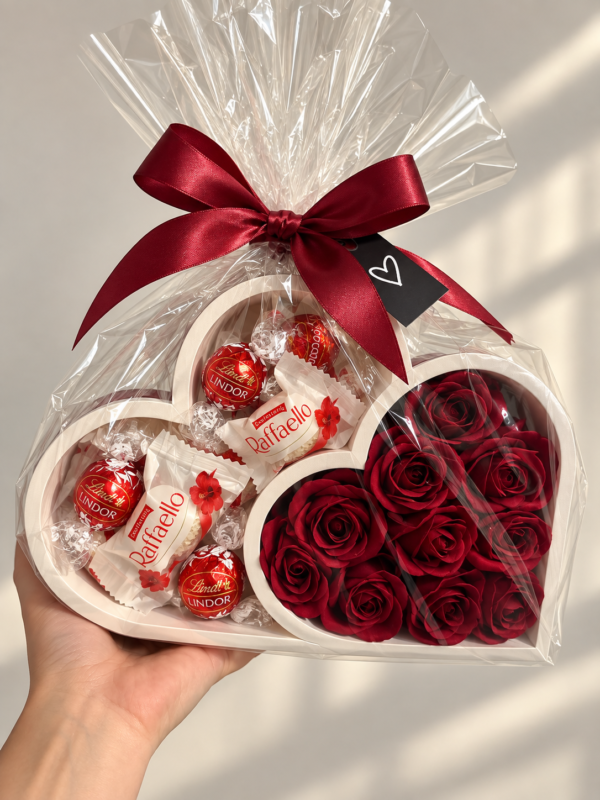 Zestaw prezentowy Serce – róże mydlane + Raffaello + Lindor | prezent dla Niej